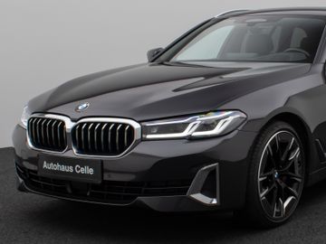 Fahrzeugabbildung BMW 530d Tour Luxury HUD ACC H/K AHK Komfortsitz 20"