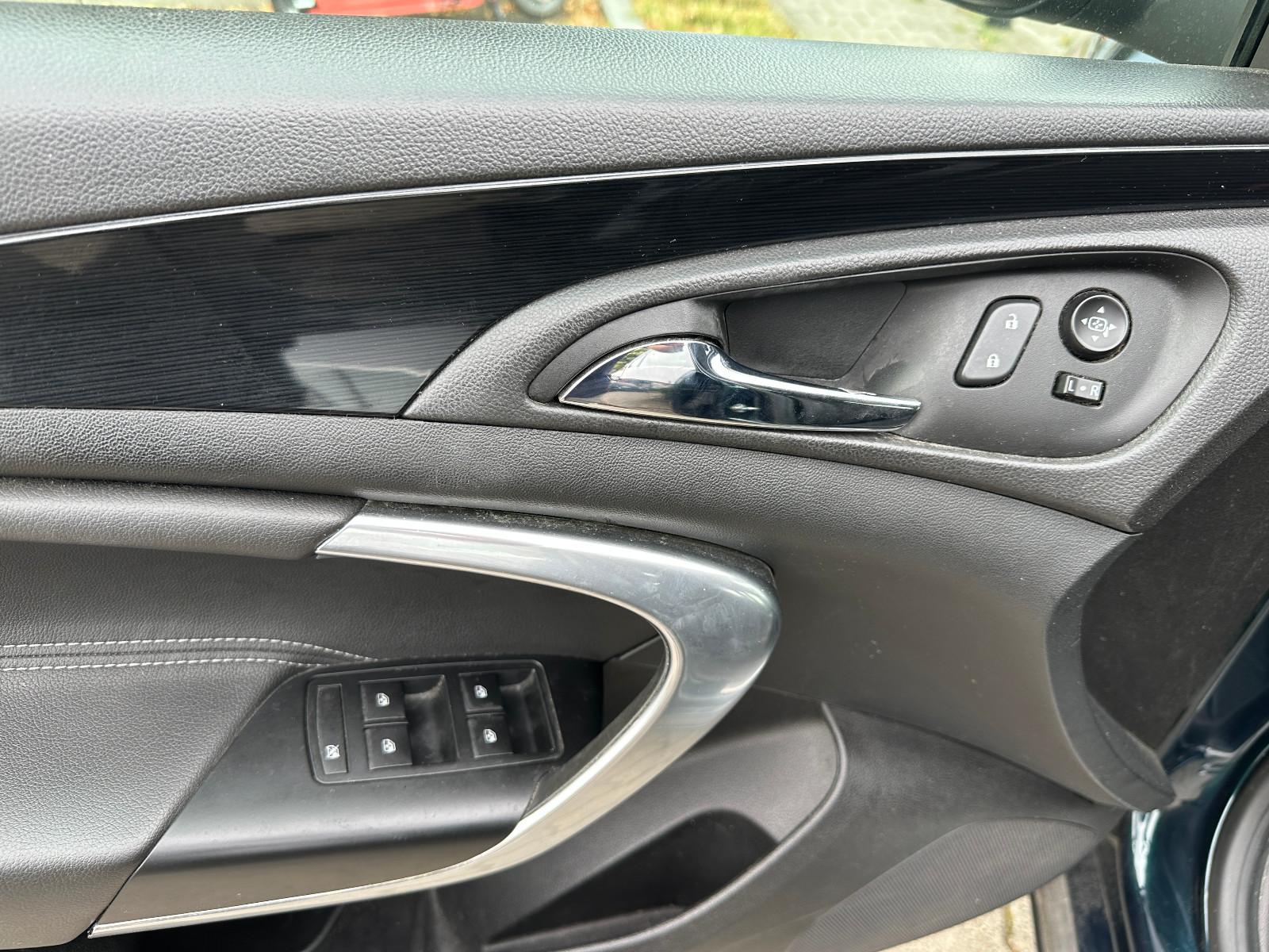 Opel Insignia XENON + KLIMAAUTO + BEH-LENKRAD + PDC
