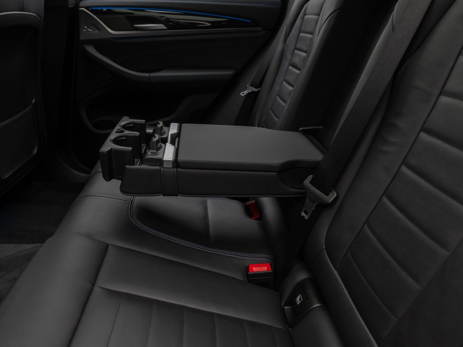 Fahrzeugabbildung BMW iX3 Impressive M Sport Panorama 360°HUD DAB H/K