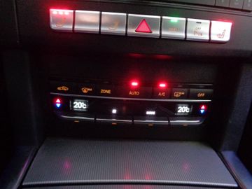 Mercedes E 200 - 9
