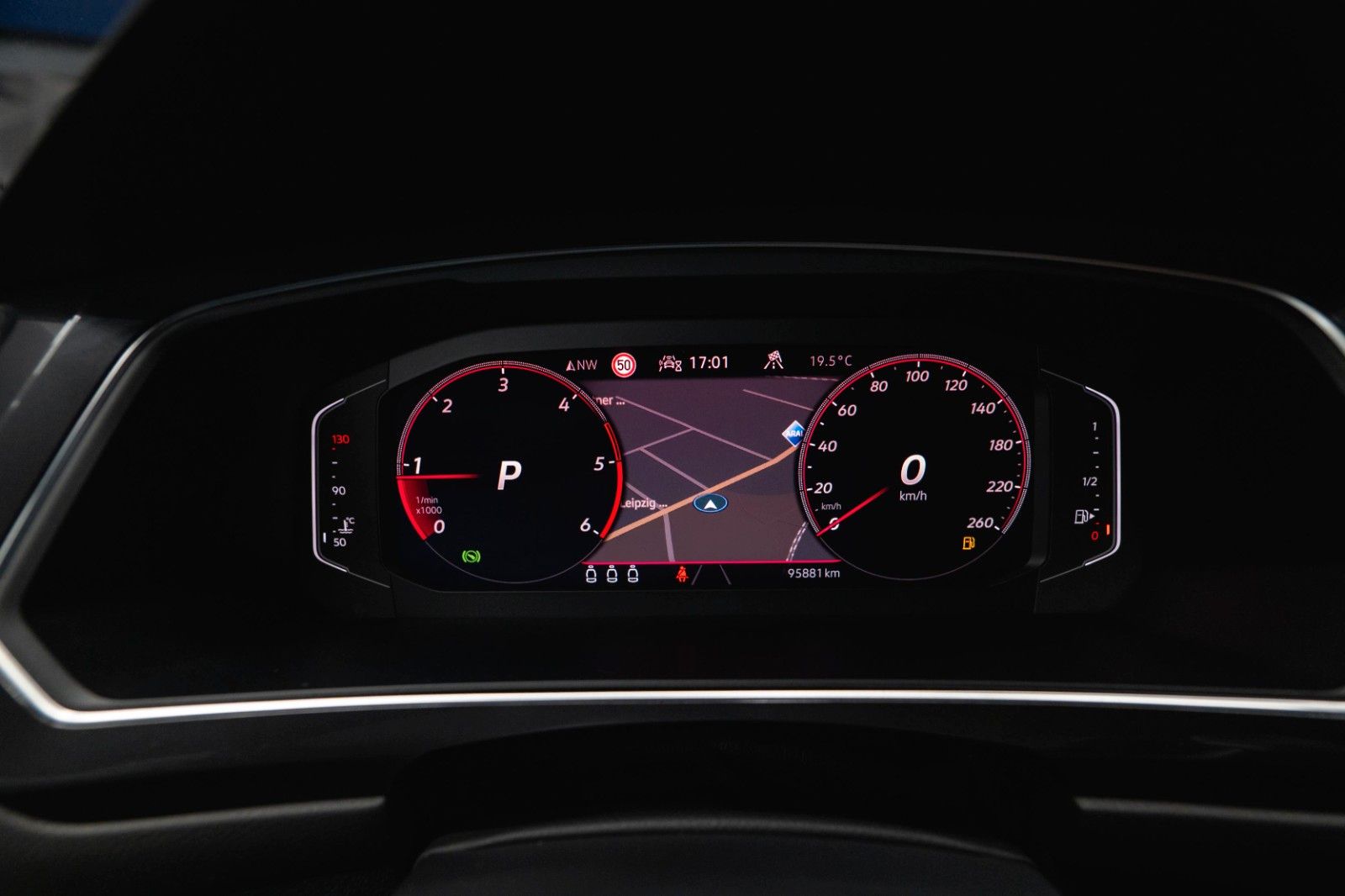 Fahrzeugabbildung Volkswagen Tiguan Allspace R-Line 4Motion HUD | PANO | ACC