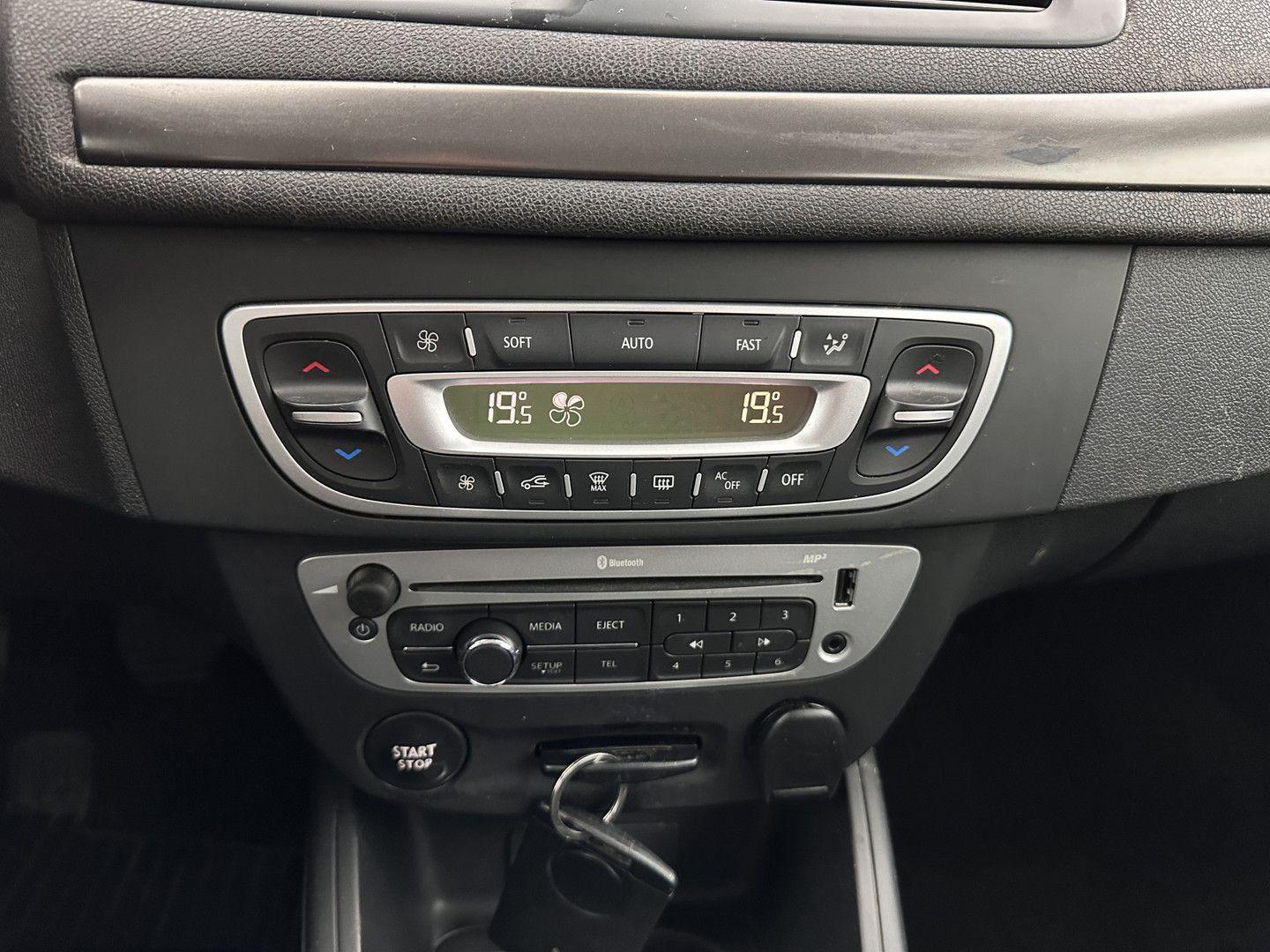 Renault Megane 2013 — photo 14