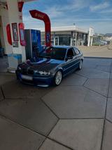 BMW E46 318i Coupé - BMW 318 aus 2001: 318i