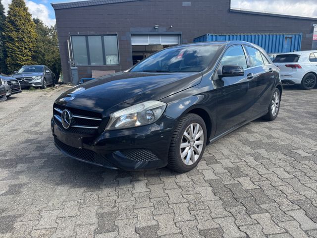 Mercedes-Benz A 180 AUTOMATIK LEDER PDC NAVI *TEXT LESEN*