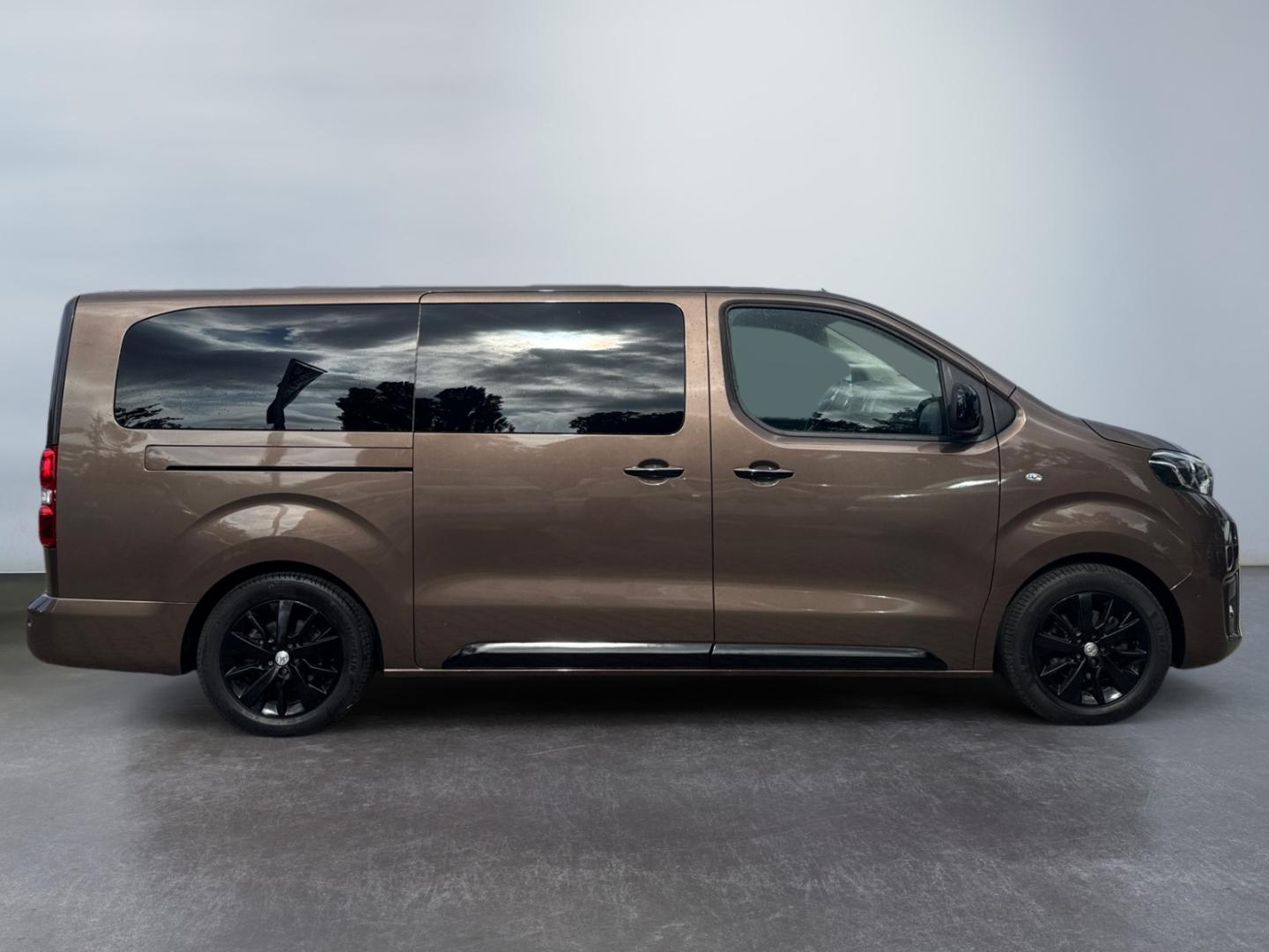 Toyota Proace Verso L2 Executive 7-Sitzer *Pano*SHZ*HUD