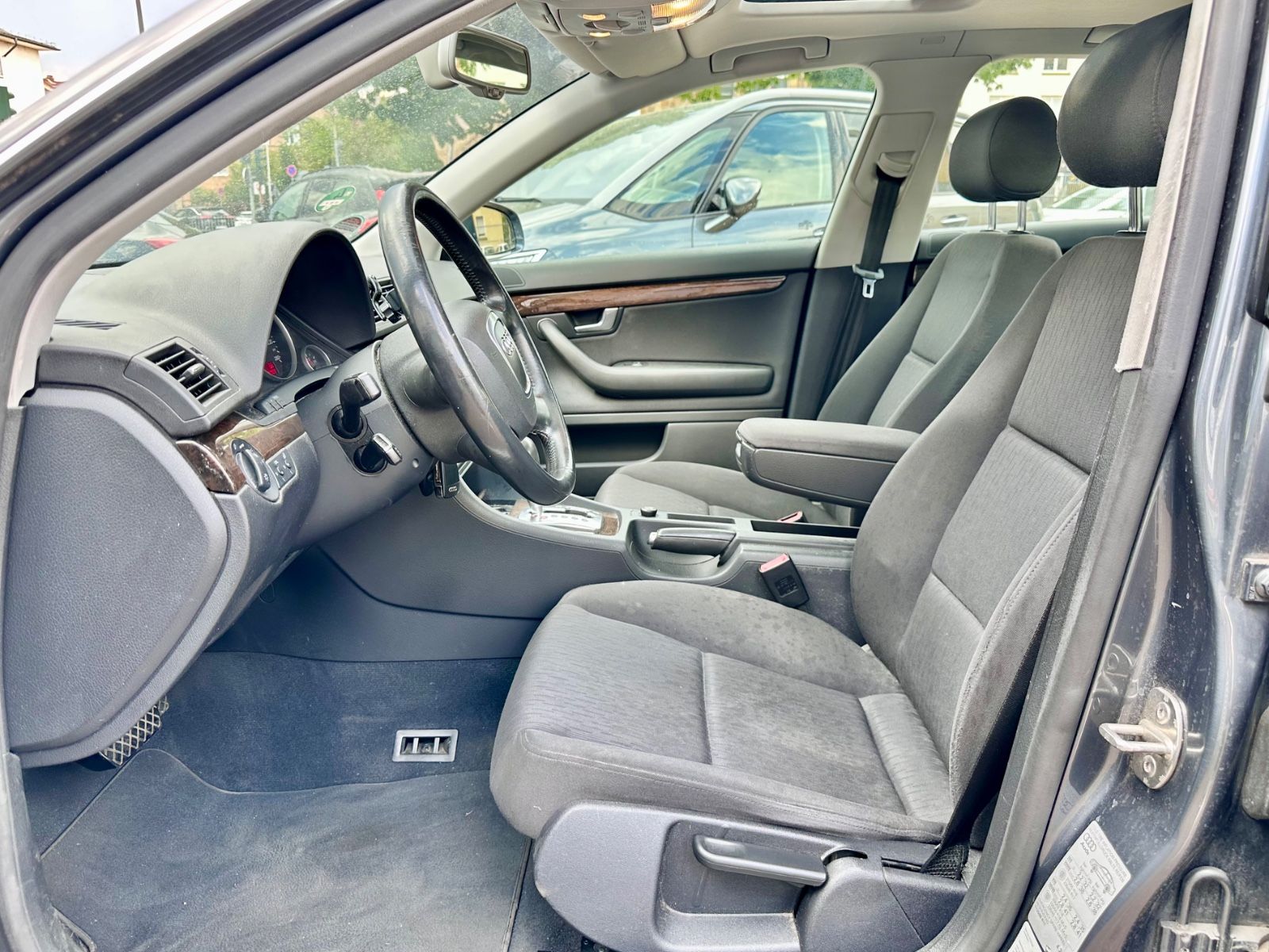 Fahrzeugabbildung Audi A4 163 PS Limousine *PDC+Automatik+Schiebedach*