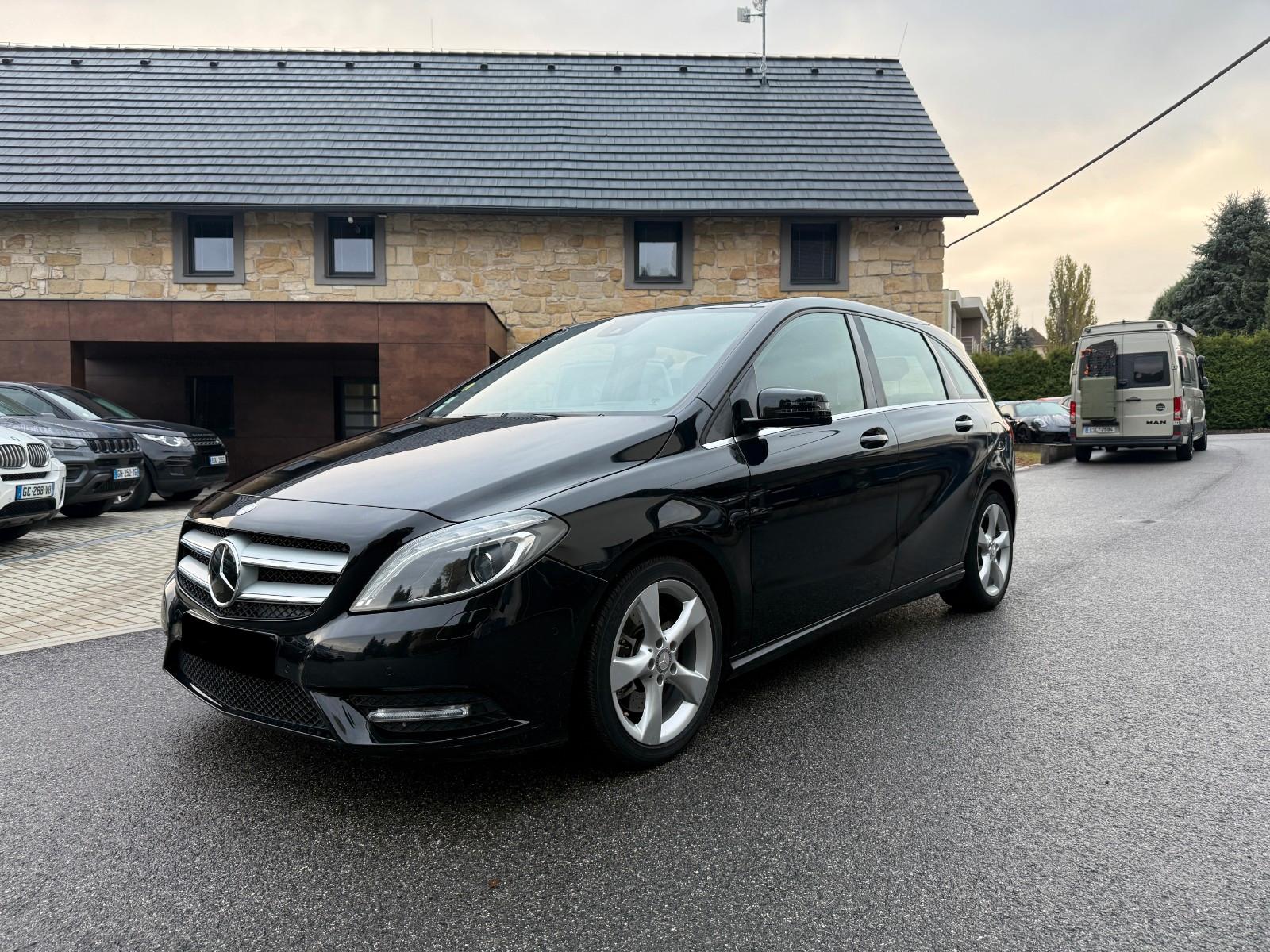 Mercedes-Benz B 220 PANO/PDC/NAV/TEMPO/NUR 113.000KM