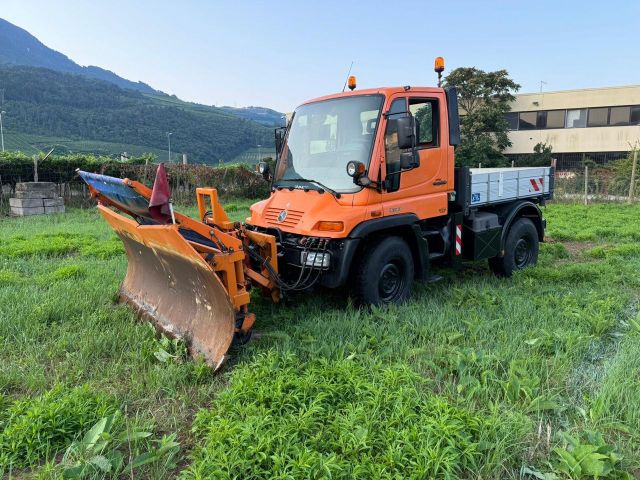 Mercedes-Benz Mercedes-benz unimog u 300 4X4