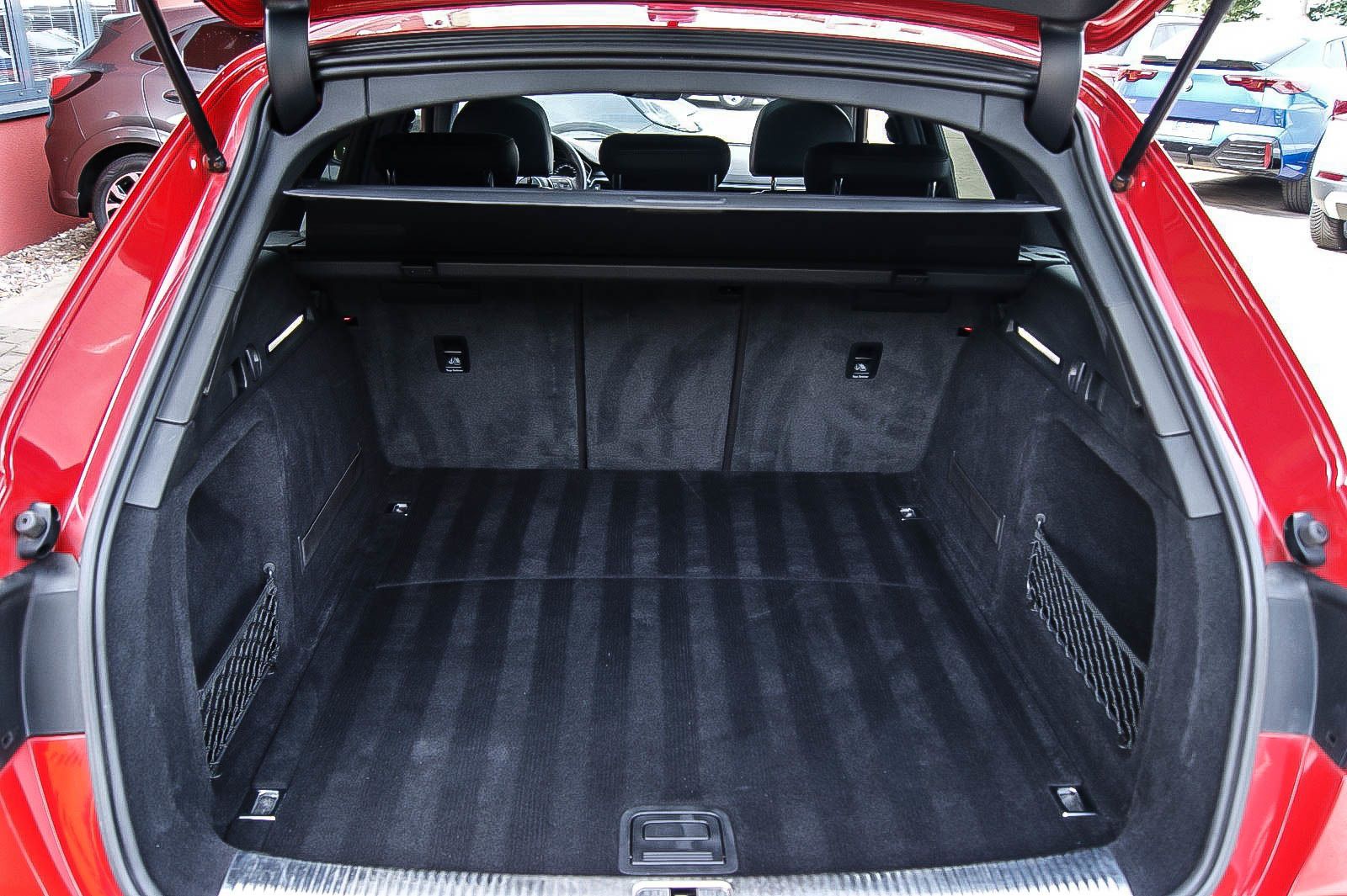 Fahrzeugabbildung Audi A4 Avant 20 TDI S-Line SPORT PANORAMA KAMERA DSP