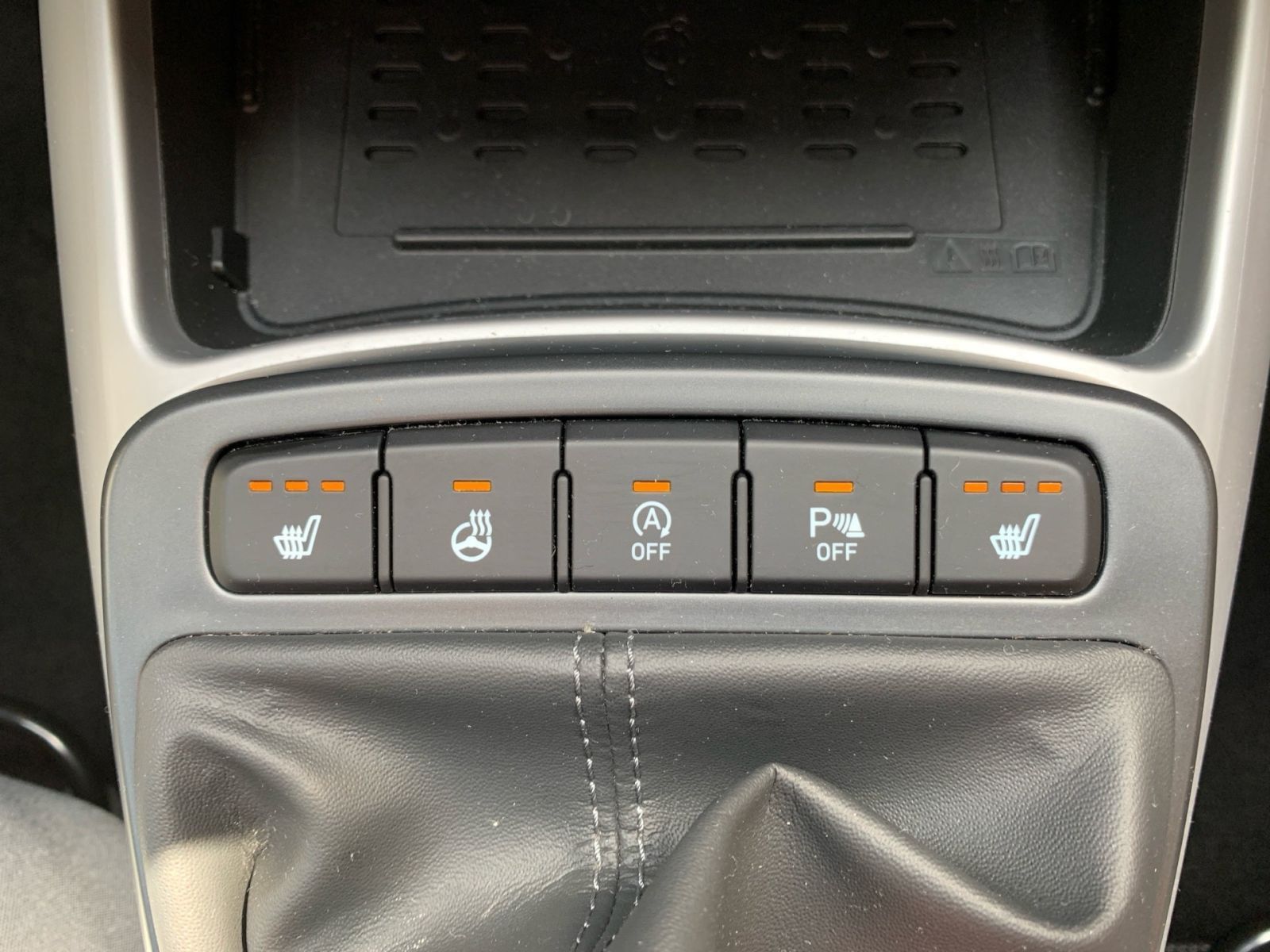 Fahrzeugabbildung Hyundai i10 1.2 Prime Navi Allwetter 1Hd
