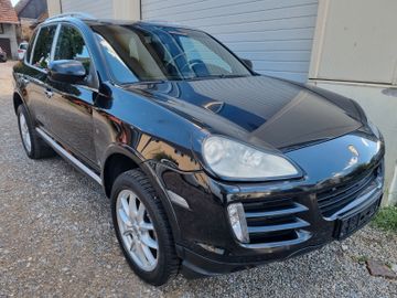 Porsche Cayenne - 1