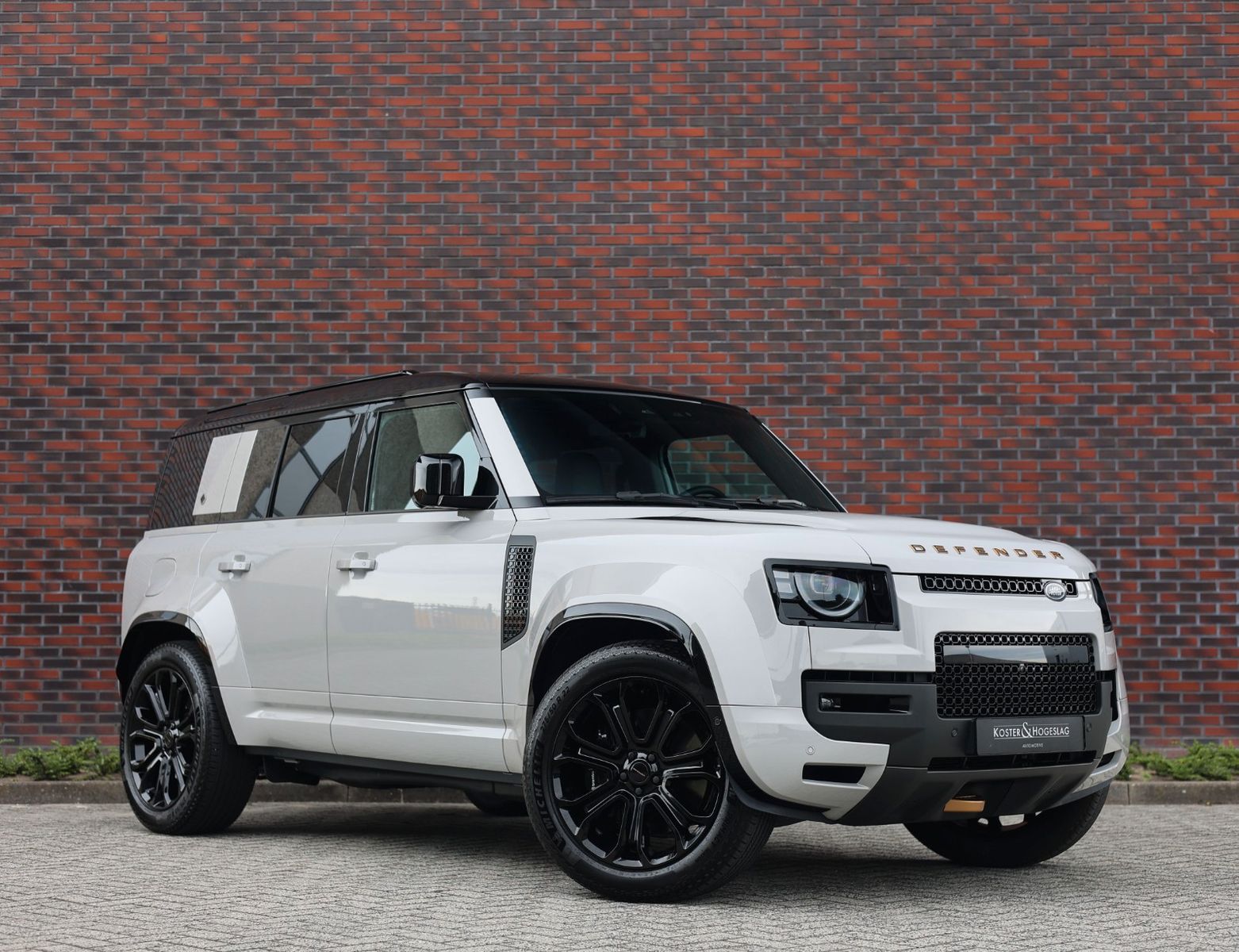 Land Rover Defender P635 OCTA | Pano - AHK - Meridian