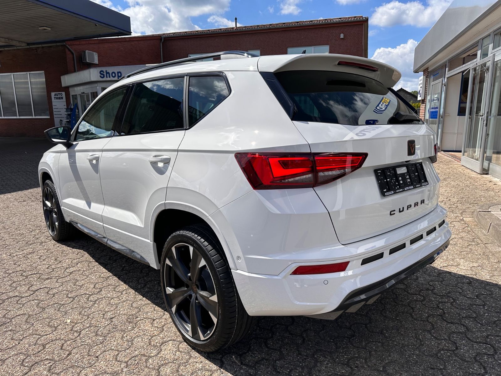 Fahrzeugabbildung CUPRA Ateca 1.5 TSI LED/Navi/APP/SHZG/LENKRADHZG/RFK