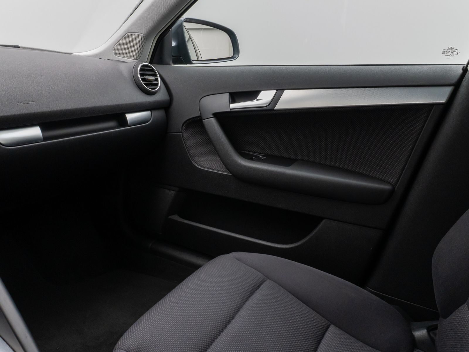 Fahrzeugabbildung Audi A3 Sportback 1.6 FSI Ambiente Sitzhzg PDC Xenon