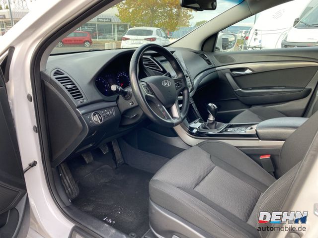 Hyundai i40cw 1.6 blue GDi Trend Navi PDC Kamera SHZ