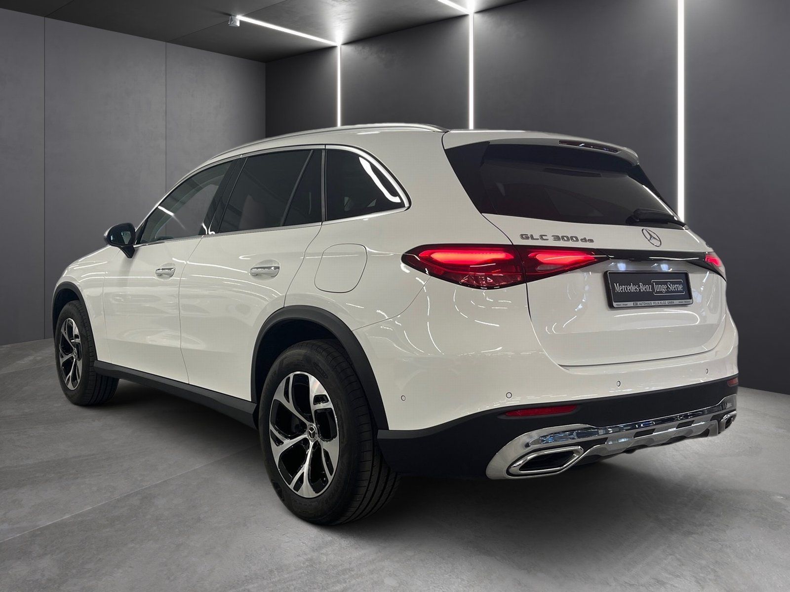 Fahrzeugabbildung Mercedes-Benz GLC 300 de 4M Avantgarde*AHK*Distronic*Pano*360*