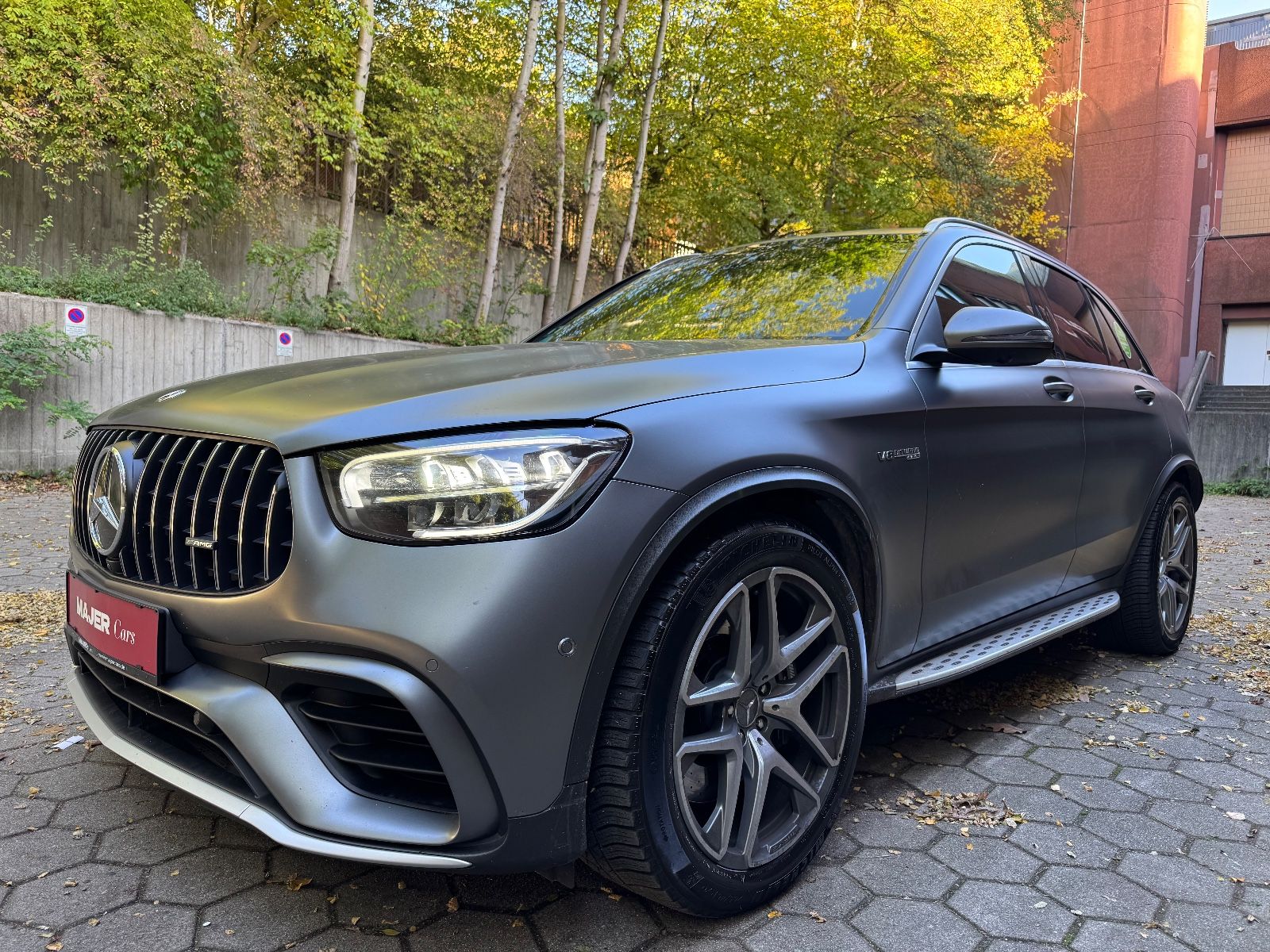 Fahrzeugabbildung Mercedes-Benz GLC 63 AMG 4Matic*BURMESTER*HEADUP*MEMO*LED*TEMP