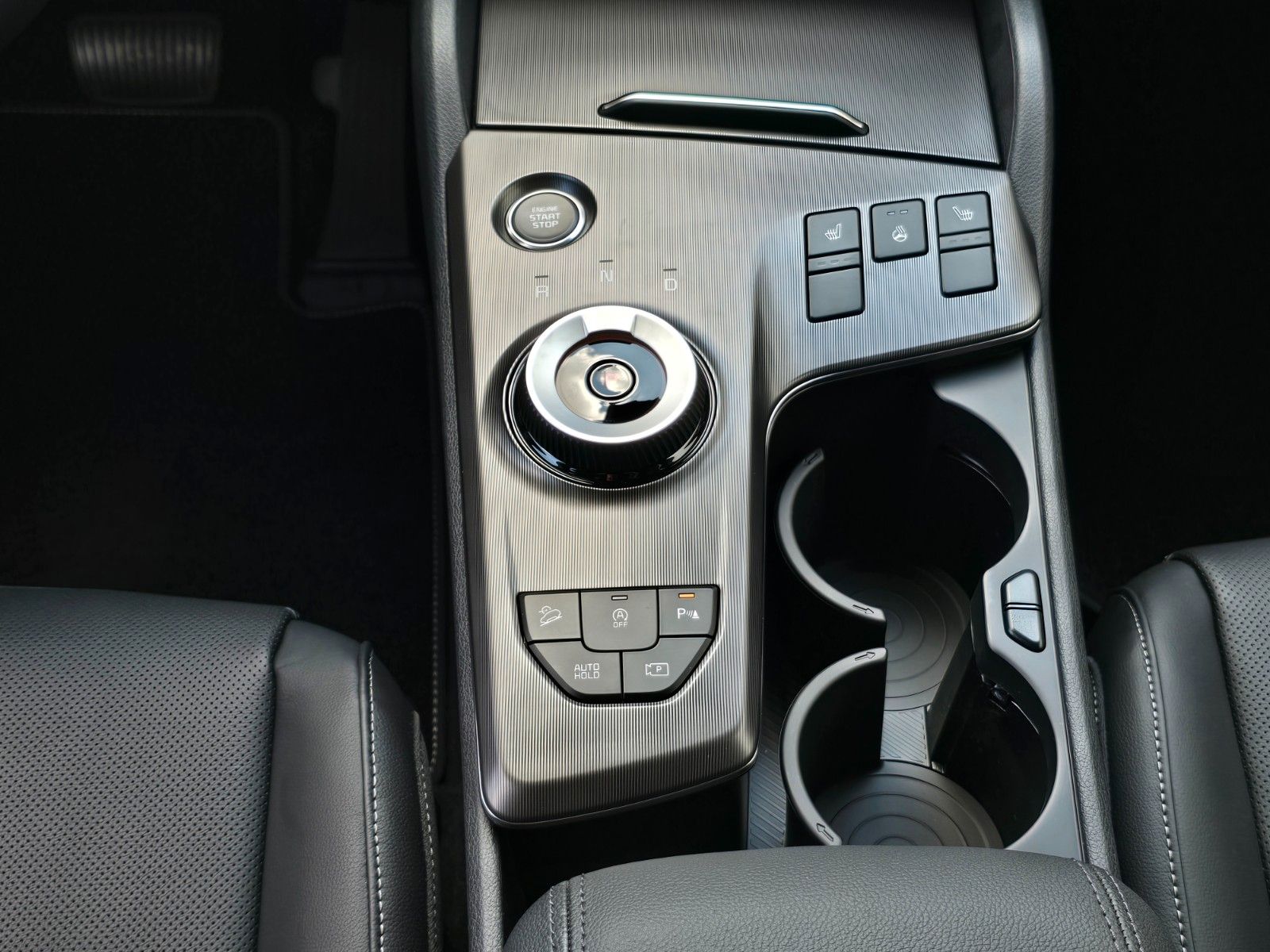 Fahrzeugabbildung Kia SPORTAGE 1.6T 2WD DCT BLACK ED DRIVE