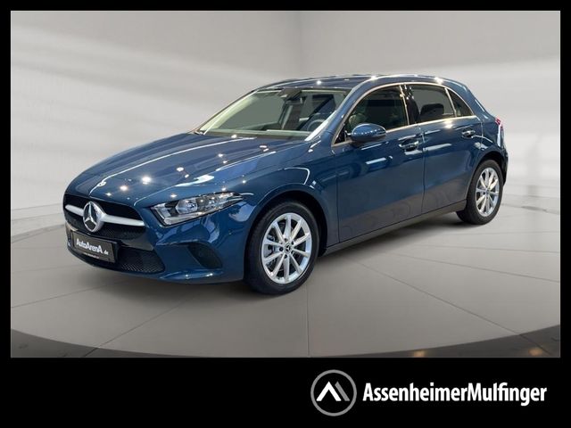 Mercedes-Benz A 250 e **MBUX/Park-Assistent