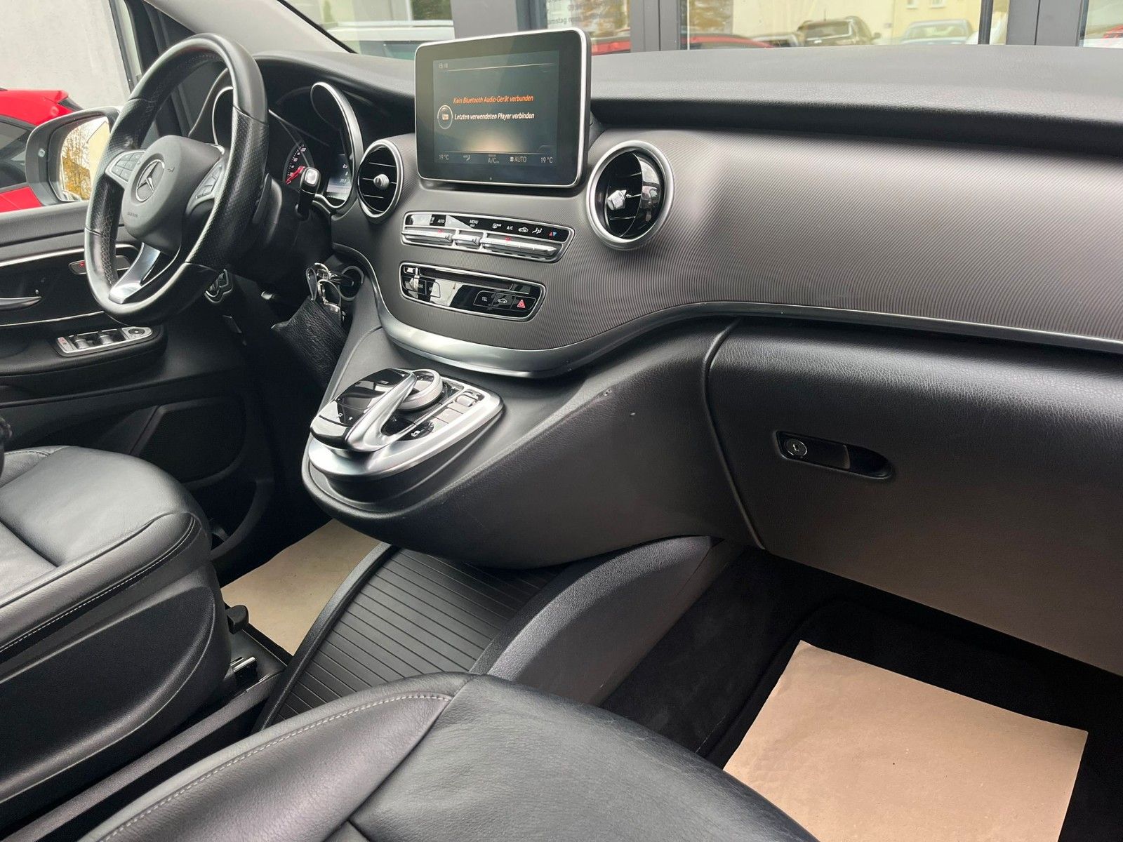 Fahrzeugabbildung Mercedes-Benz V 250 CDI Edition 4Matic Bluetec Kompakt