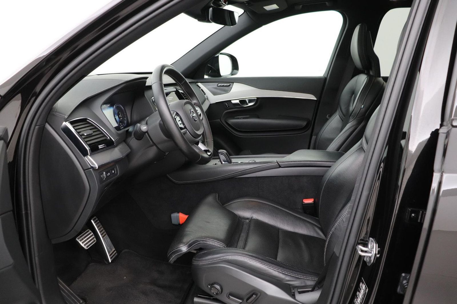 Volvo XC90 T8 Recharge R-Design | luftfederung | Harma imagem 3