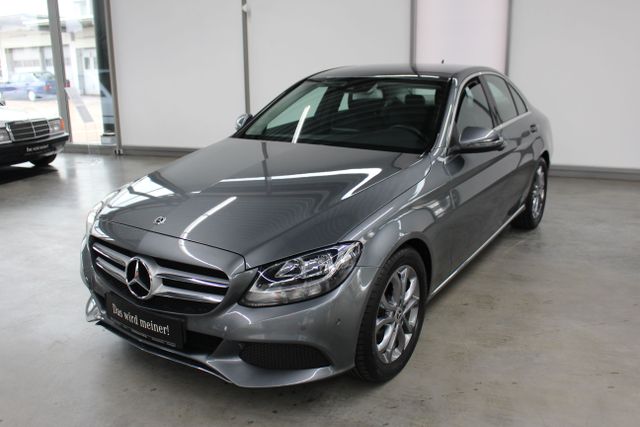 Vorschaubild von: Mercedes-Benz
C 220 d Avantgarde Navi PTS SHZ Kamera