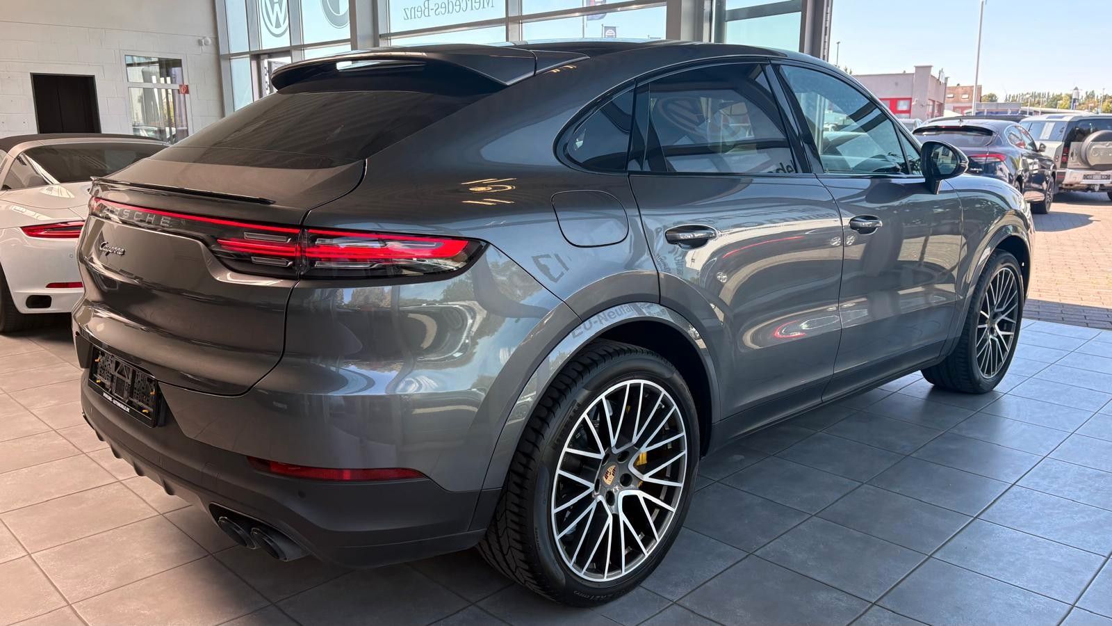 Fahrzeugabbildung Porsche Cayenne Coupe E-Hybrid/erst 38000 km/PCCB/voll..