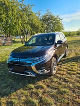 Mitsubishi Outlander 2.4 PHEV PLUG-IN HYBRID 4WD Plus Intro - Mitsubishi Outlander Hybrid (/Elektro) Plug in mit Benzin-Antrieb