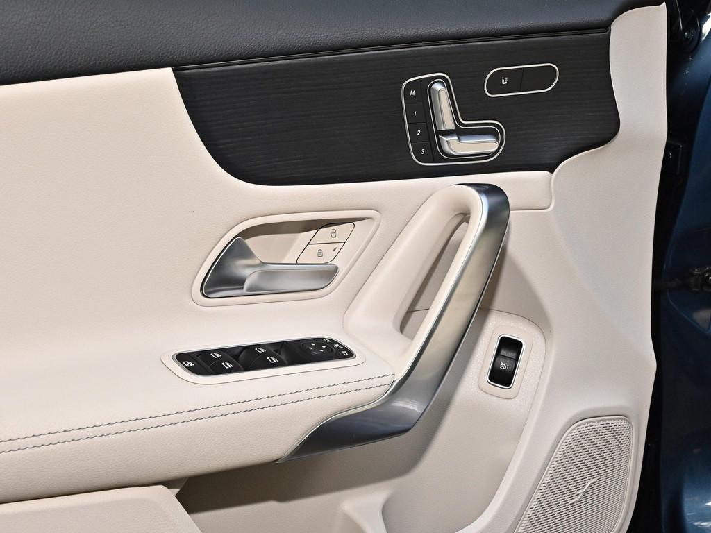 Mercedes-Benz A 250 Limo Progressive PANO MULTIB. LED 360° SHZ