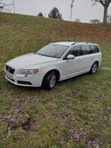 Volvo V70 D4, Momentum, Geartronic  - weiße Volvo V70