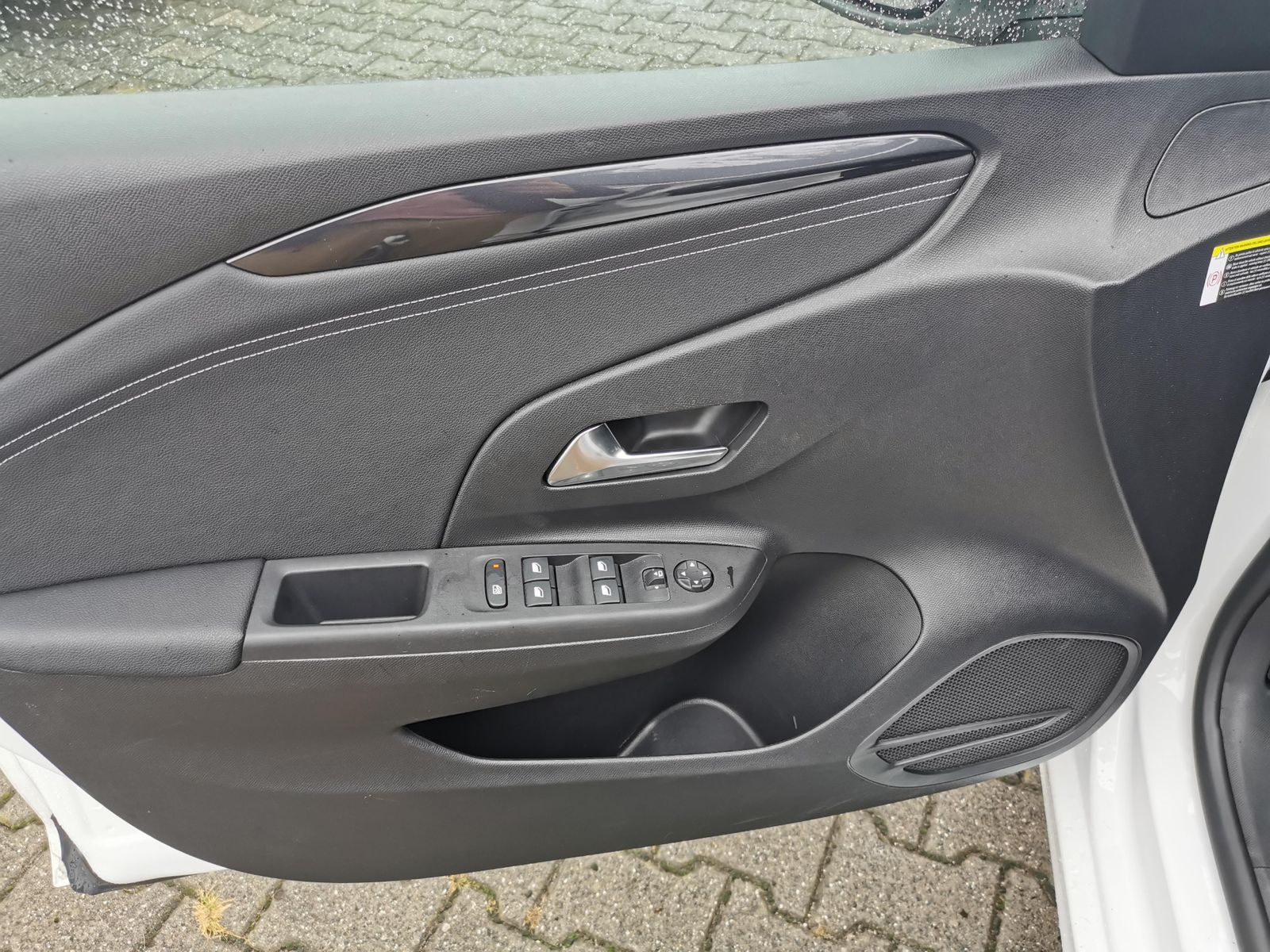 Fahrzeugabbildung Opel Corsa F elektro, Elegance