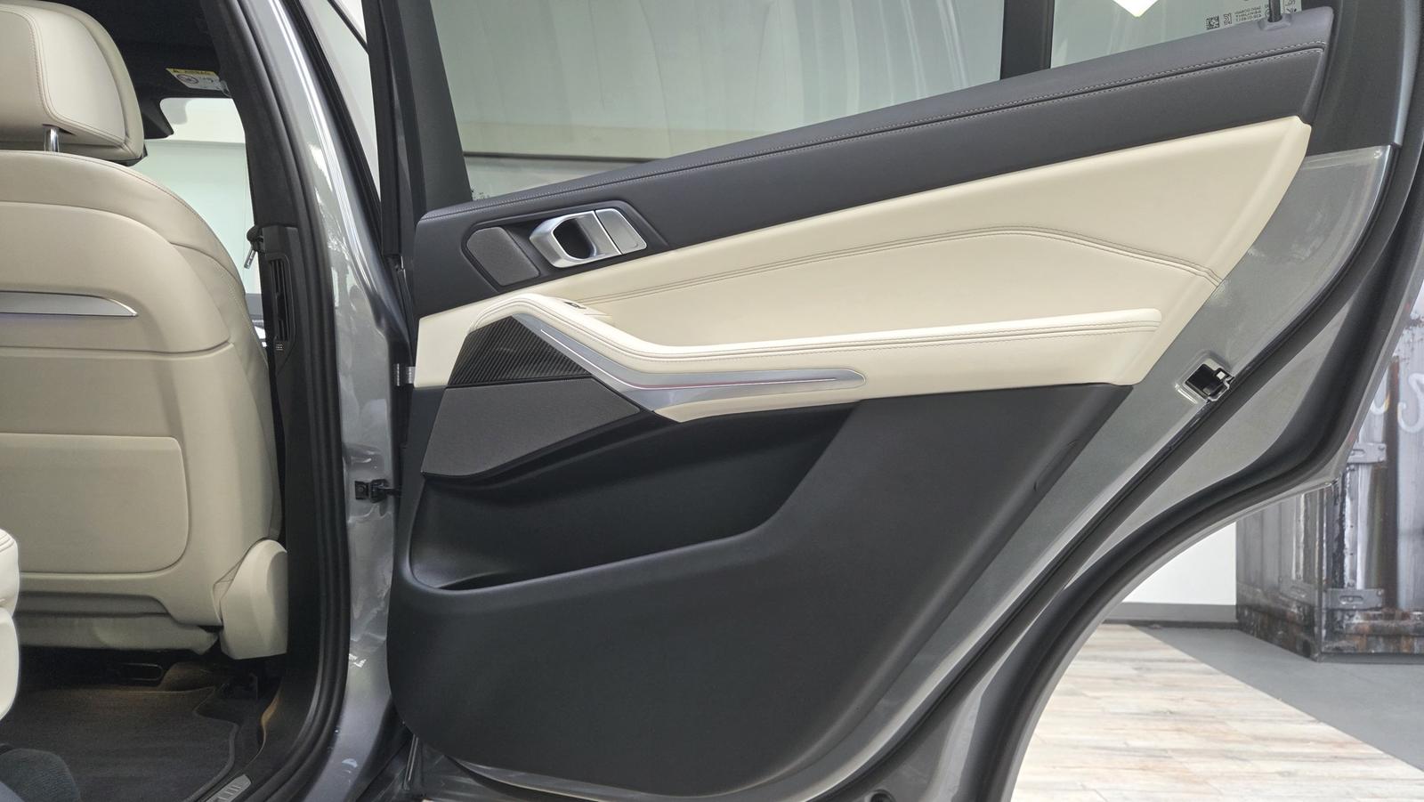 BMW X7 M60i Kristall Sky DrivePro AHK ACC Sitzlüft.
