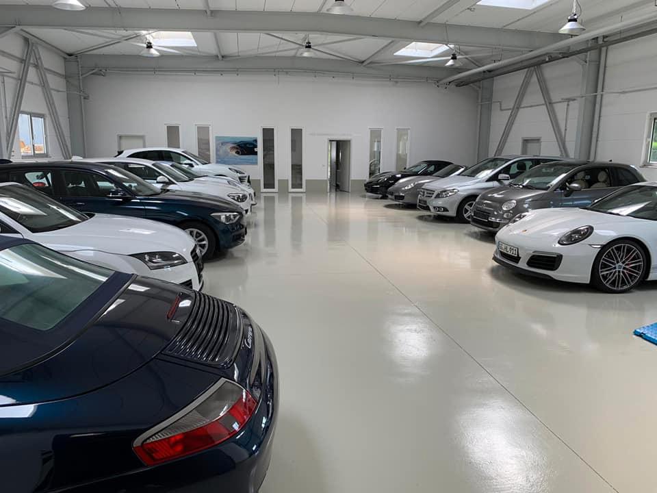 showroom-image-top