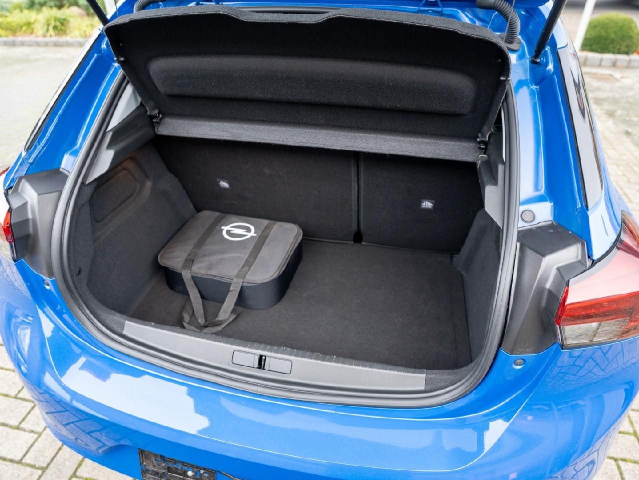 Fahrzeugabbildung Opel Corsa F e Elegance