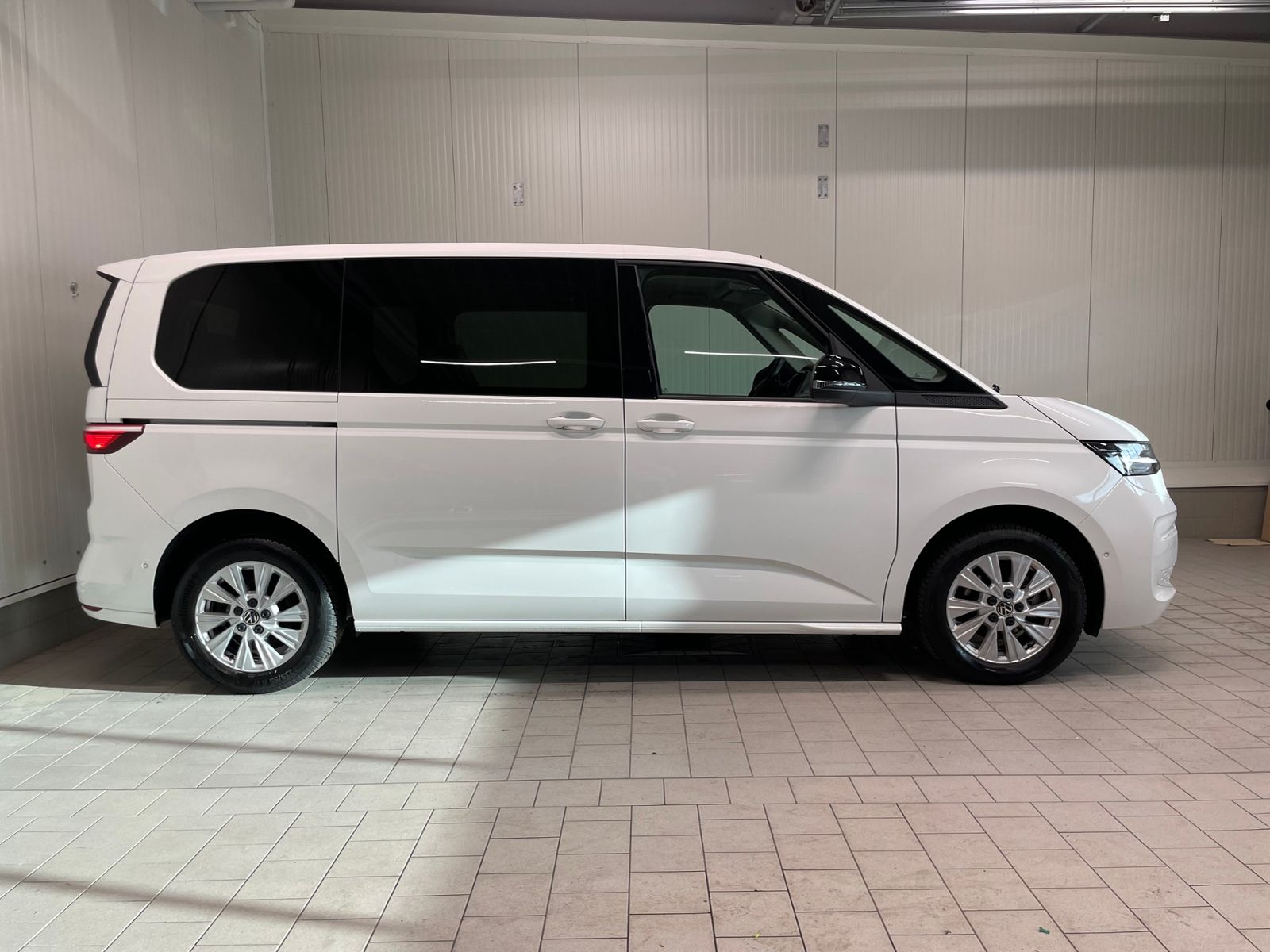 T7 Multivan 2.0 TDI DSG SHZ RFK TEMPOMAT PDC