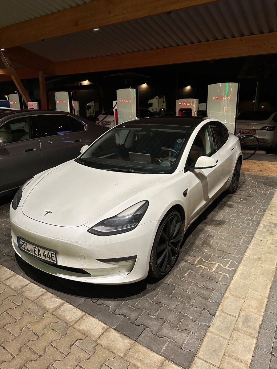 TESLA Model 3 Performance, Ryzen &amp; Ultraschall