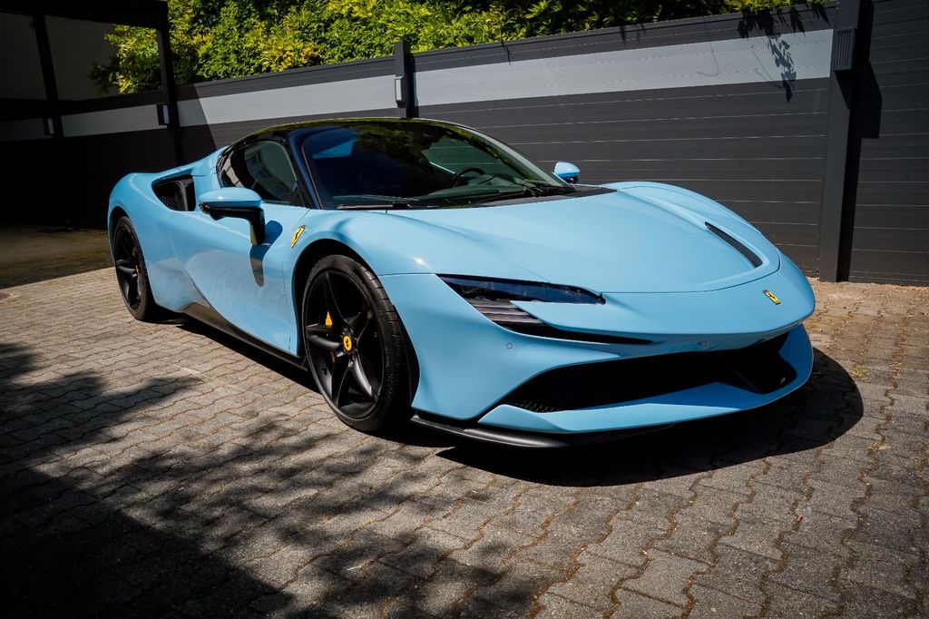 Image of Ferrari SF90