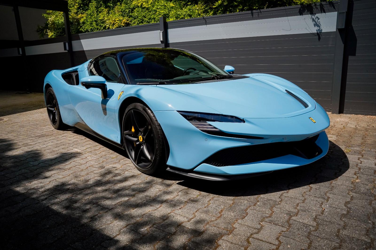 Ferrari SF90 Spider/LIFT/Azzuro La Plata