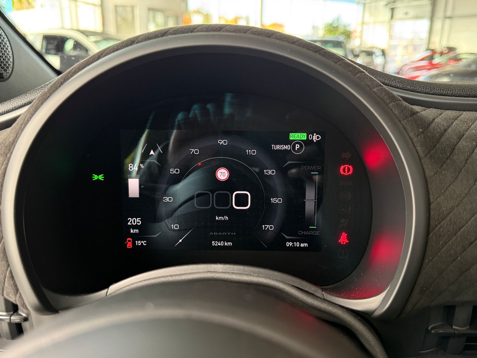 Fahrzeugabbildung Abarth 500e 42kWh Scorpionissima PANO KAM LED