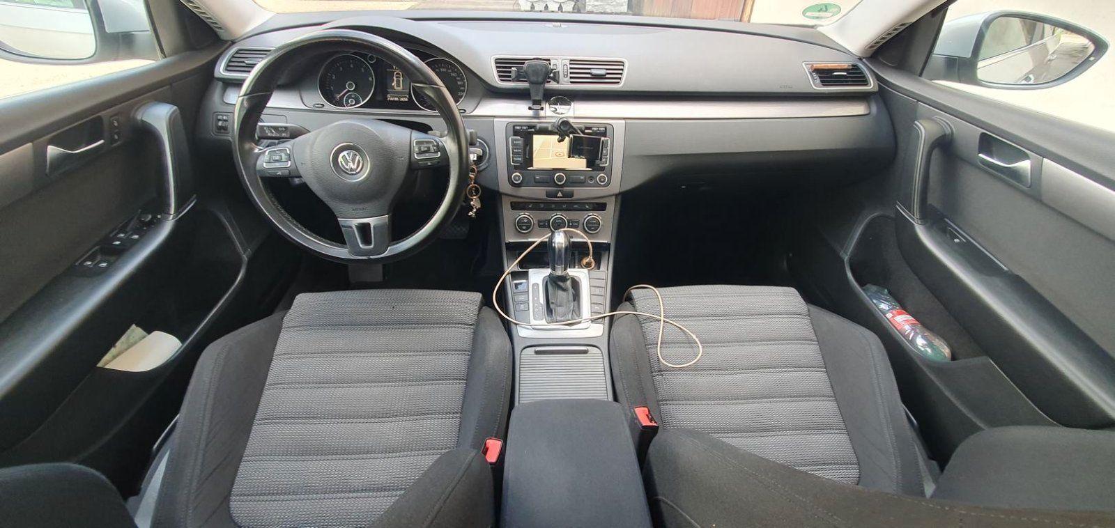 Volkswagen Passat 2012 — photo 8