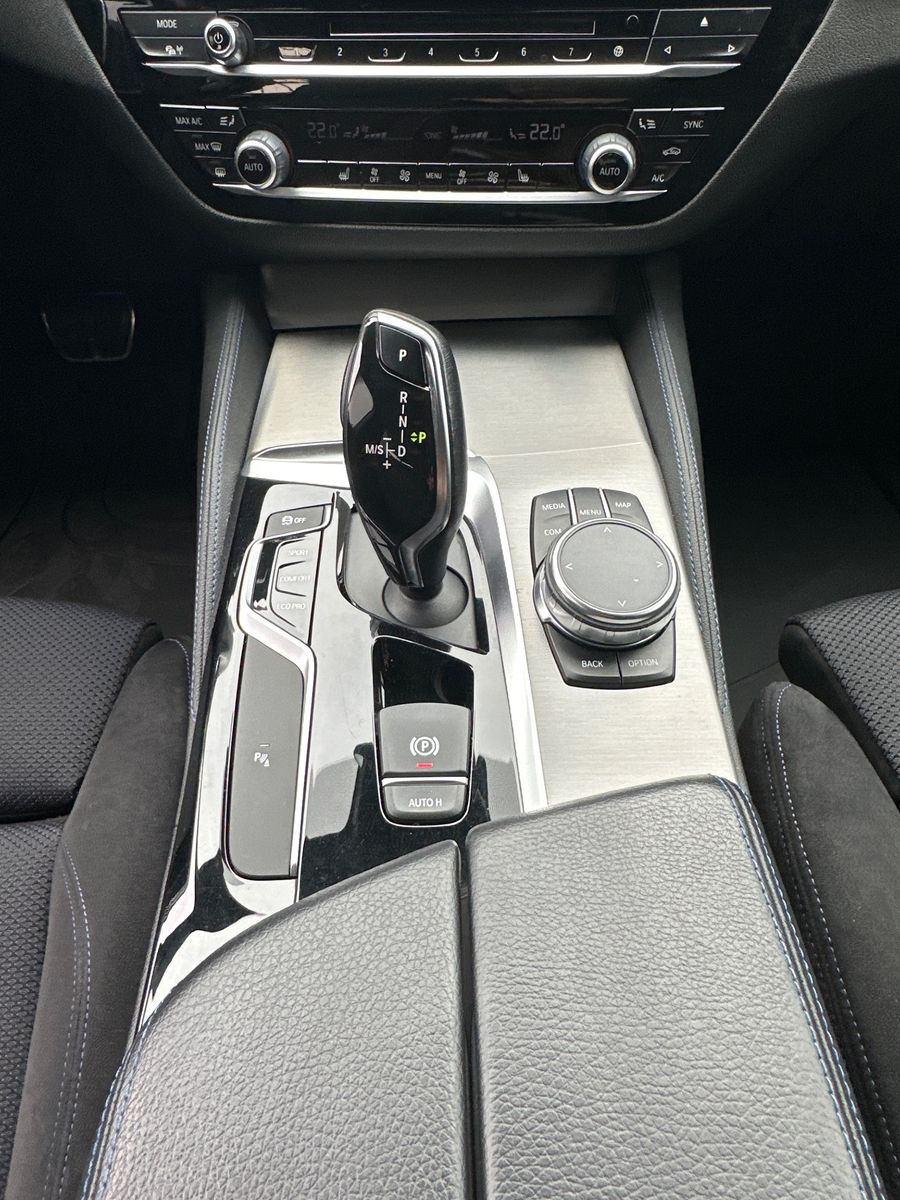 Fahrzeugabbildung BMW 520 d Touring xDrive M-Sport NAV+LED+SHZ+DA+EU6