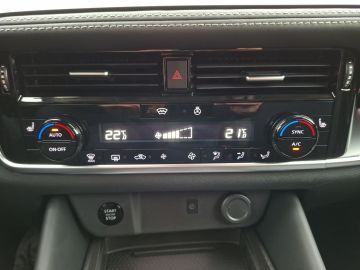 Nissan Qashqai N-Connecta 1.3 DIG-T °LED°Navi°SHZ°BF°