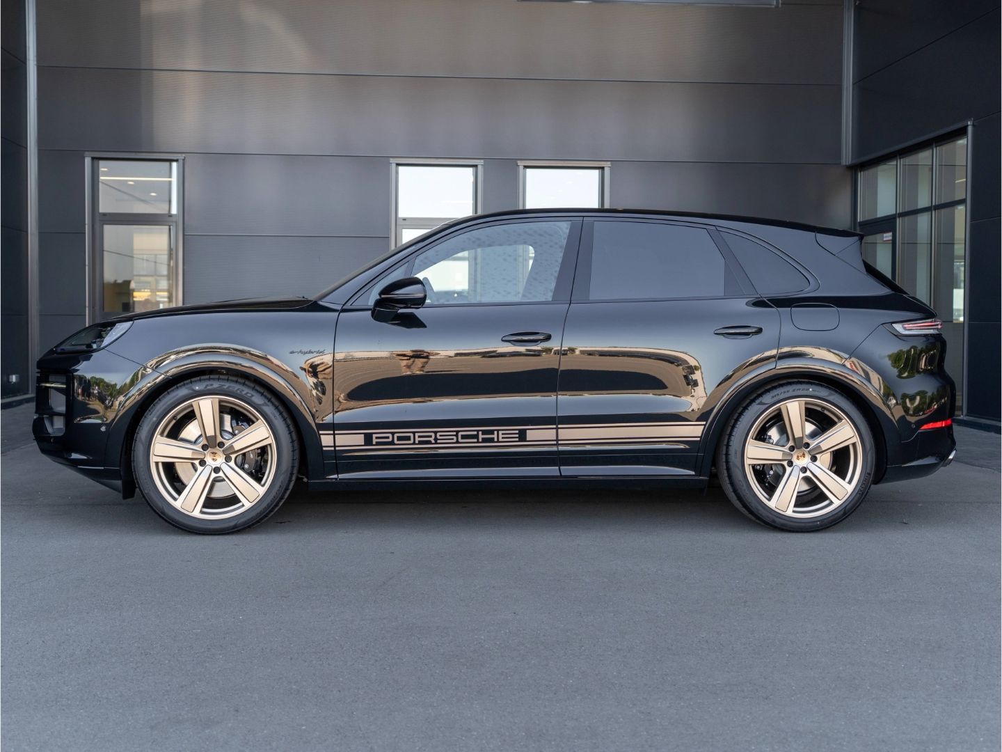 Porsche Cayenne S E-Hybrid Black Edition Sportaga. 22'' imagem 2