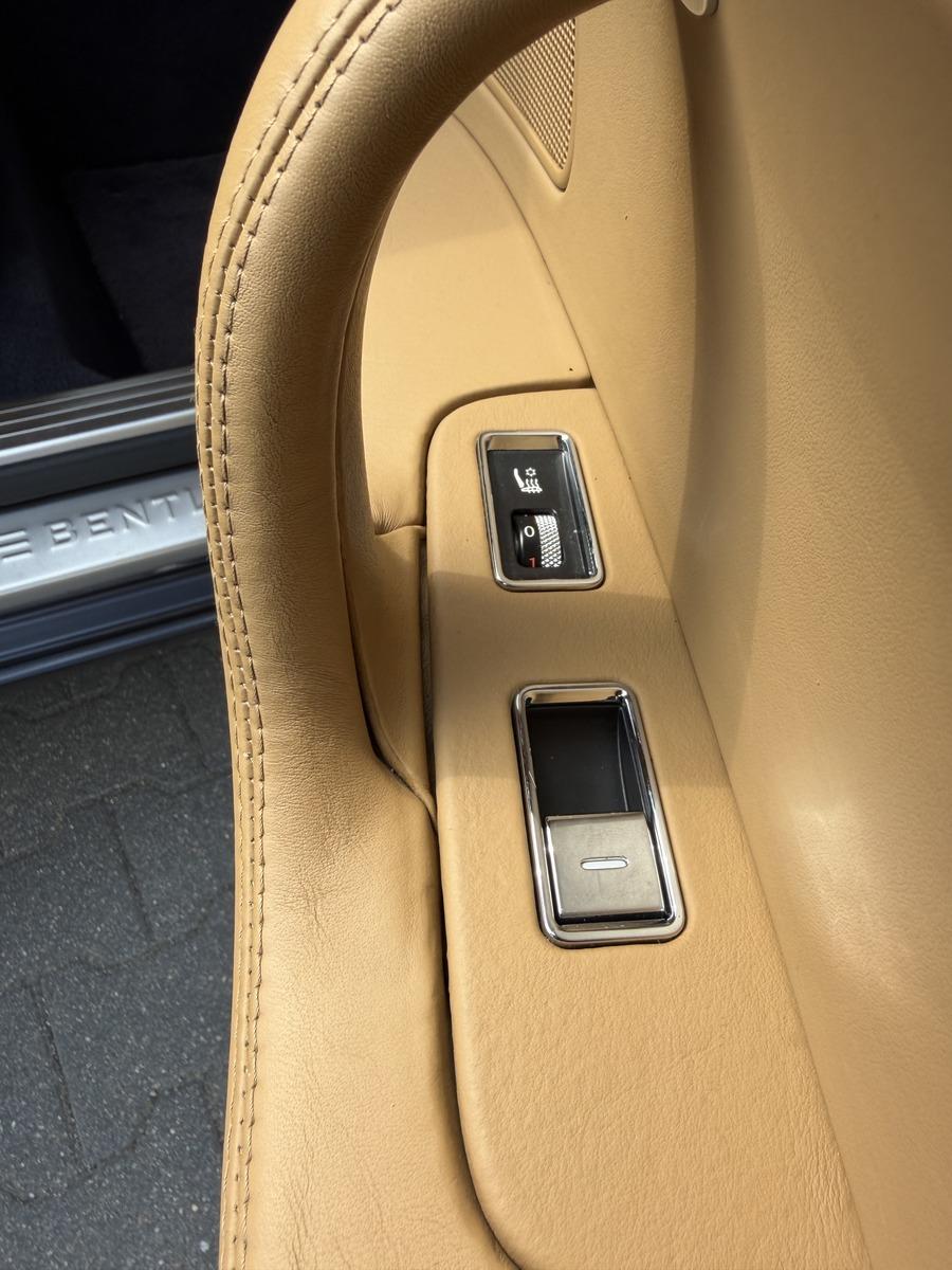 Bentley Continental Flying Spur W12 ACC/ 1 Hand