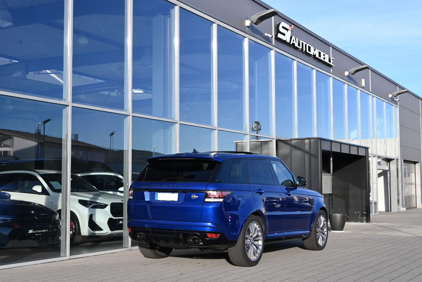 Fahrzeugabbildung Land Rover Range Rover Sport 5.0 V8 SC SVR °PANO°HEAD-UP°