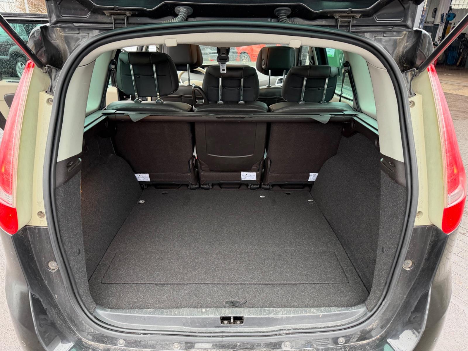 Renault Scenic 2010 — photo 20