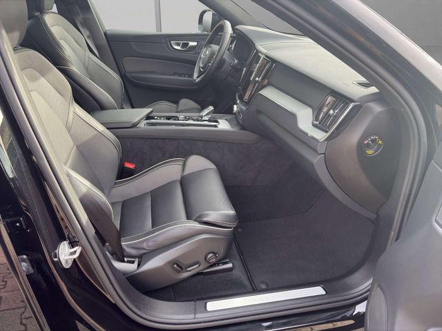 Volvo XC60 Plus Black Edition AWD