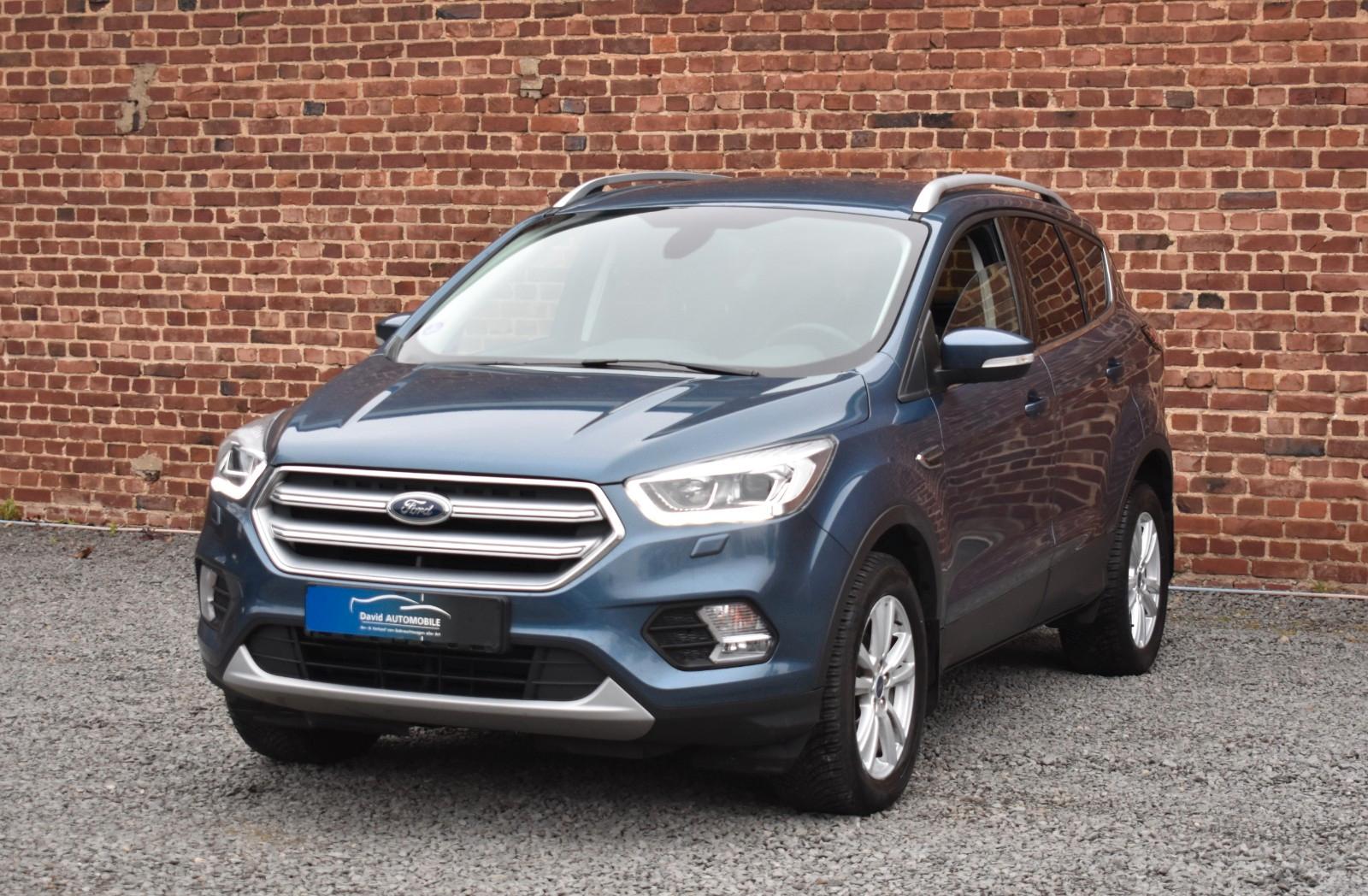 Ford Kuga 1.5 NAVI TEMPOMAT LED PDC KEYLESS AHK