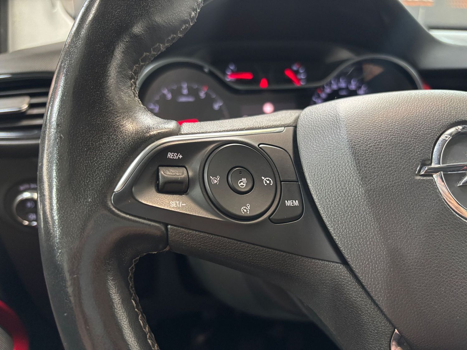 Fahrzeugabbildung Opel Crossland X GS Line#LED#Spur#Ambiente#Kamera