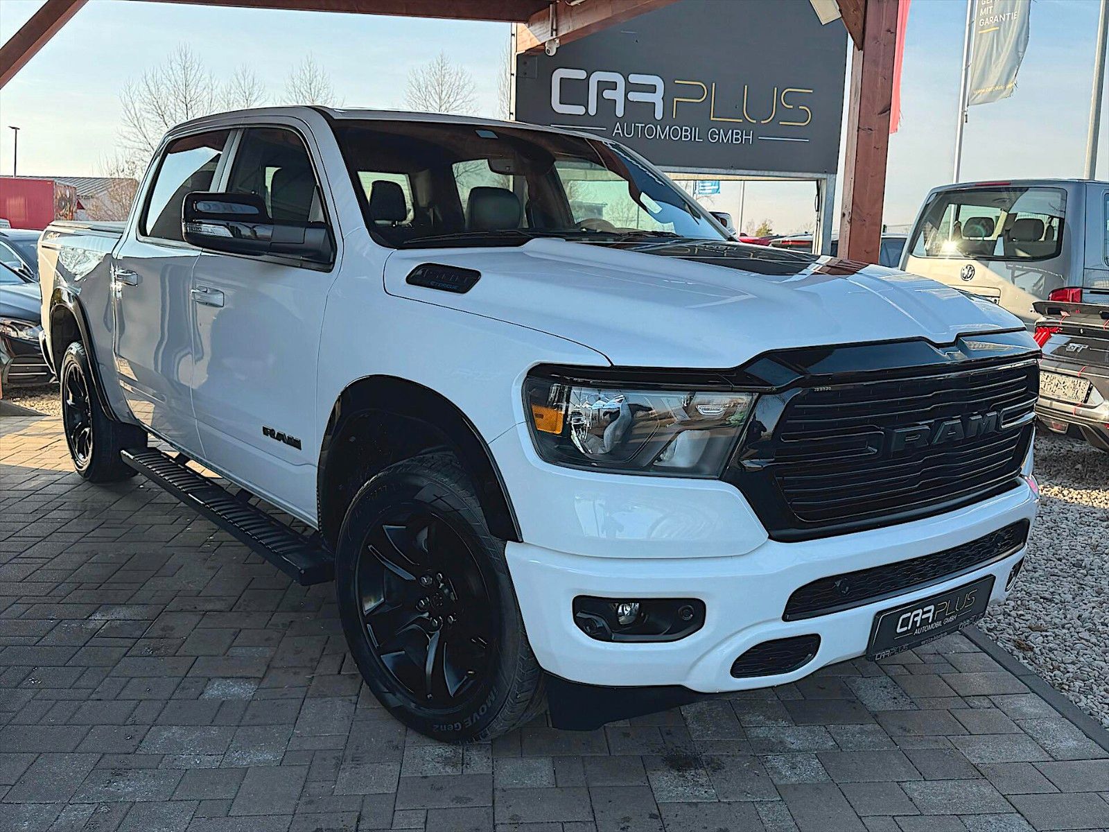 Fahrzeugabbildung Dodge RAM 5.7 V8 HEMI NightEdition Offroad 4x4 eTorque